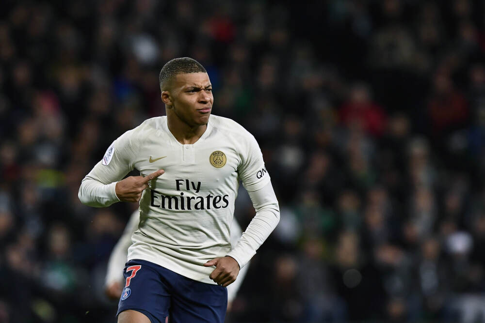 Labubu、恋与深空等成热度最高的次元IP，潮玩盲盒增势迅猛丨封面有数